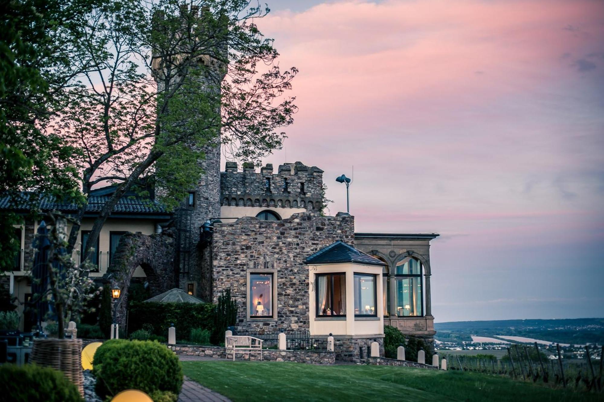 Relais & Chateaux Hotel Burg Schwarzenstein Geisenheim Eksteriør billede